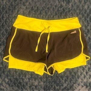 Avis Activewear Shorts Size Medium